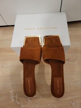 Good American Tan Suede Square-Toe Slide Mules with Gold Trim